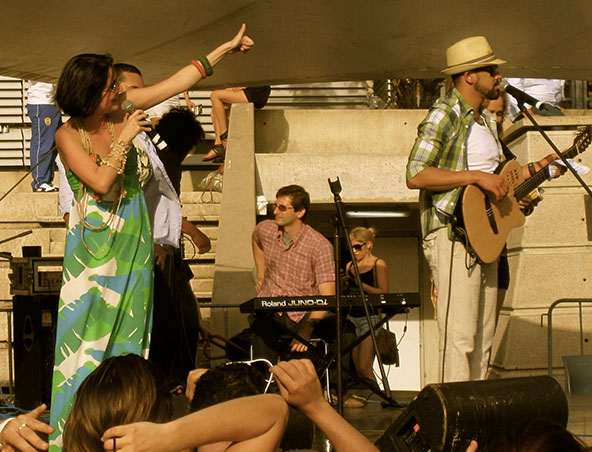 Juliana Areias Perth Singer - Brazilian Bands - Entertainers